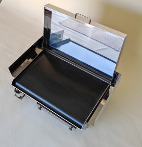 Plinski rostilj Furlan s celicnom plocom i visokim poklopcem – premium izvedba